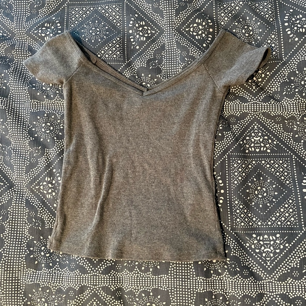 Abercrombie and Fitch Full V Neck To Shoulder Shirt